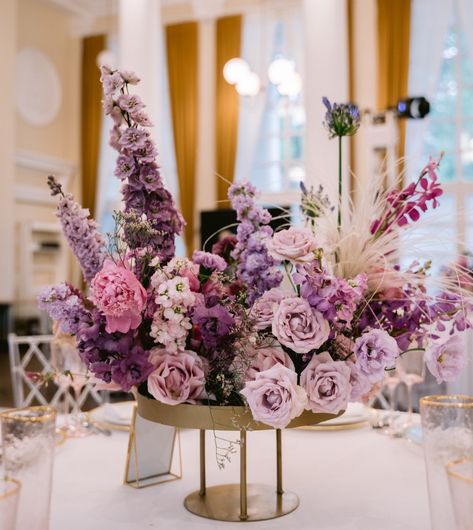 Modern Purple Wedding, Wedding Decor Lilac, Pink And Lilac Table Decor, Lilac Floral Arrangements Wedding, Lilac Themed Wedding, Lilac And Pink Wedding Flowers, Lilac Wedding Theme, Lilac Wedding Flowers Table Floral Arrangements, Purple Floral Decor