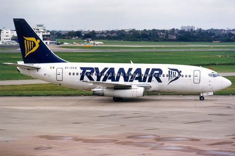 Ryanair, Boeing 737-200, EI-CKS, Birmingham International Vintage Aviation, Alternate History, Boeing 737, Vintage Aircraft, Airlines, Birmingham, Aircraft