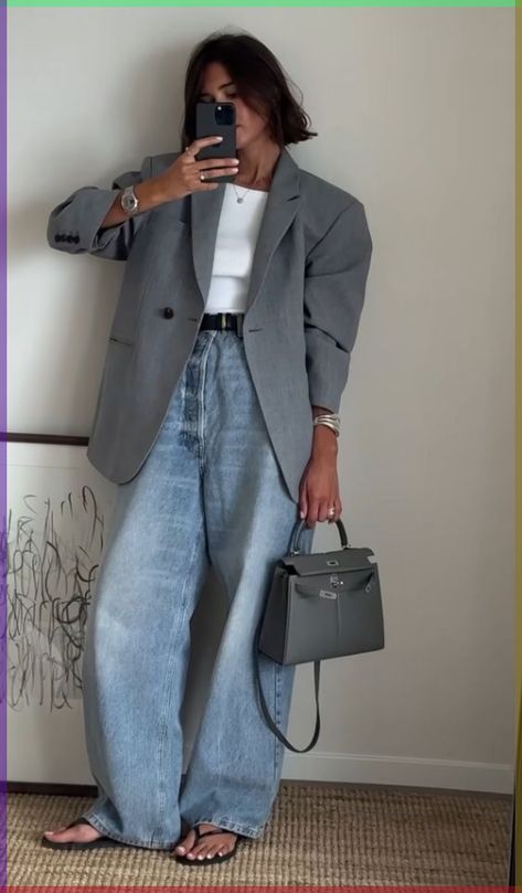 Sharing winter, spring, fall and summer outfit inspiration featuring budget friendly Amazon Fashion finds. Styling amazon outfits. Follow for more! Grey Blazer Outfit, Outfit Chic, Blazer Outfit, Corporate Outfits, Mode Casual, Business Outfit, Mode Inspo, Looks Chic, Blazer Outfits