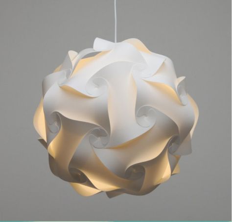 The original design, called an IQ Light, was done over 30 years ago by Holger Strom and what is amazing about this design is you can make up to 22 diferent shapes using the same module pieces. Infinity Lights, Diy Lampe, Folding Origami, Paper Work, Paper Mask, Paper Light, Pendant Ceiling Lamp, Cool Ideas, Diy Lamp