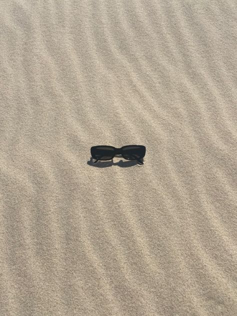 Sunglasses Beach Aesthetic, Sunglasses Beach Photography, Sunglasses Aesthetic Photography, Beach Sunglasses Aesthetic, Beach Flatlay, Sunglass Photography, Sand Photography, Swimming Photography, Sunglasses Beach