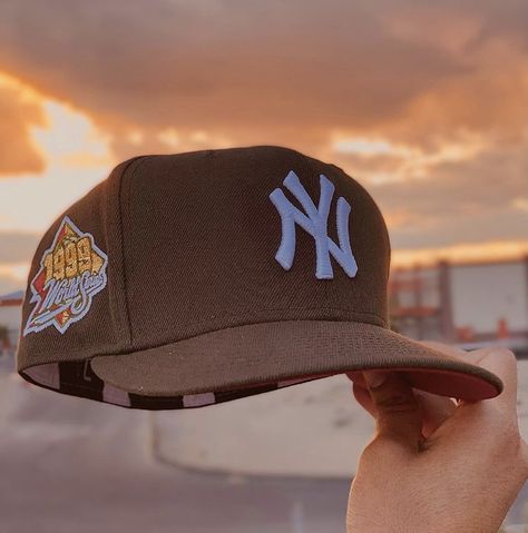 Fitted Hats Aesthetic, Ny Hats, Topi Vintage, Streetwear Caps, Custom Fitted Hats, Swag Hats, Streetwear Hats, Topi Snapback, Dope Hats