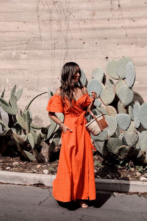 Bright Linen Dress, Bright Summer Fashion, Orange Dress Outfit, Bright Summer Outfits, Orange Dress Outfits, Bright Dresses, Julie Sarinana, Beach Party Outfits, Bright Outfits