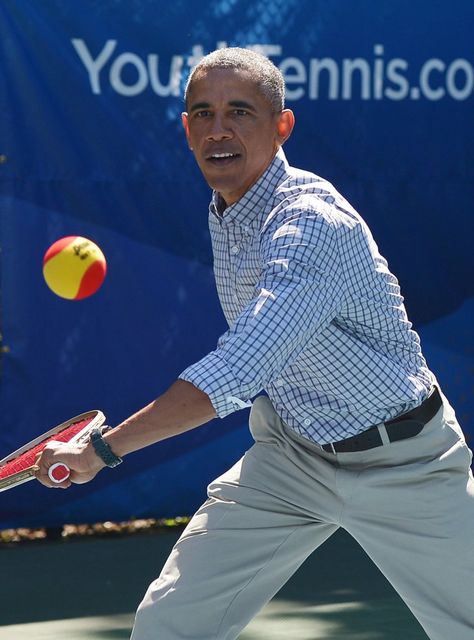 Pin for Later: Look Back at the Obama's Easter Egg Roll From Last Year Barak And Michelle Obama, Barack Obama Family, Malia Obama, Michelle And Barack Obama, First Ladies, Barack And Michelle, Parenting Knowledge, Black Presidents, Obama Family