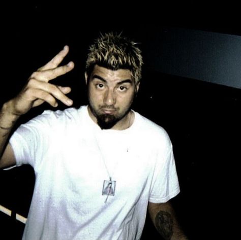 Chino Moreno Buzzcut, Chino Moreno Pfp, Chino Deftones, Deftones Songs, Team Sleep, Mexican Men, Silly Photos, Black Men Street Fashion, Men Street Fashion