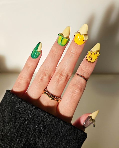 despite making 3 banana looks, bananas aren't my fave fruit 😅🍌 Ft. @gelcare.official French Alps, Jelly Brown, Sunny-Side Up, Patent Leather Black, Chartreuse, Velveteen, Top Coat @amazonca White 3D gel #3dnails #banananails #3dbanana #spring #texturednails #pressons #yellownails #bananas #pinterestnails #3dnailart #sodaonmylips #avantgarde #summernails #torontonails #nailinspo #gelpolish #inbeautmag #nailstagram #springnails #maximalist #gelnails #fun #2024nails #ongles #uñas #extra #aesth... Passion Fruit Nails, Banana Nail Art, Banana Bouquet, Rebecca Core, Banana Nails, Summertime Nails, Split Nails, September Nails, Paws And Claws