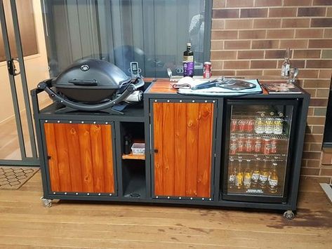 Weber Outdoor Kitchen, Webber Bbq, Built In Kitchen, Bbq Shed, Weber Bbq, Bbq Table, Outdoor Barbeque, Kitchen Unit, Deck Storage