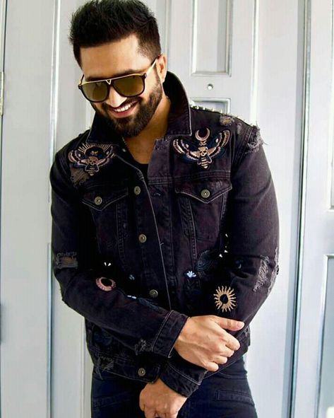 Accept both compliments Criticism It take both sun and rain For a Flower to grow #Falak shabir💕💞💟😍 Falak Shabir, Indian Bollywood Actors, Sarah Khan, Sun And Rain, Suits Design, Embroidery Suits Design, Indian Bollywood, Embroidery Suits, Bollywood Actors