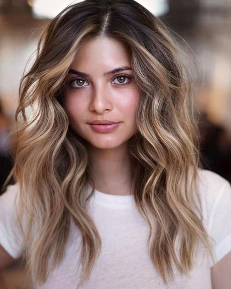 Neutral Bronde Balayage for Fair Skin Partial Blonde Highlights, White Blonde Hair Color, Warm Blonde Highlights, Brunette With Blonde Highlights, Pale Skin Hair Color, Champagne Blonde Hair, Dark Auburn Hair, Brown Hair With Blonde, Hair Pale Skin