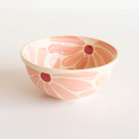 Cozy up from morning to night with a bowl of ... your choice! These beautiful bowls are handpainted and handcrafted in Chicago by the couple behind Rise and Shine Ceramics. The gorgeous flower design will bring a little retro flair to your table. Ceramic Approximately 6 inches wide x 3.5 inches tall Microwave and dishwasher safe Due to its handmade nature, slight variations in size and color may occur Handmade in Chicago Paint Ceramic Bowl Ideas, Pottery Bowl Painting Ideas Flower, Diy Pottery Painting Bowl, Pottery Painting Flower Pot, Cereal Bowl Pottery, Bowl Ceramic Ideas, Painting Bowls Ideas, Poterry Painting Bowl, Cereal Bowl Pottery Painting