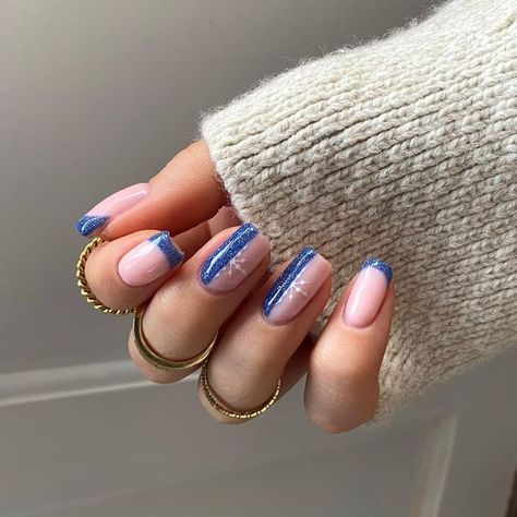 Snowflake Acrylic Nails, Blue Nail Polish Colors, Snowflake Nail Design, Holiday Nails Winter, Holiday Nails Christmas, December Nails, Snowflake Nail Art, Baby Blue Nails, Anna Grace