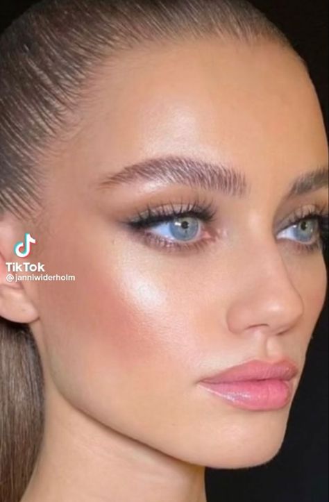 Daytime Glam Makeup For Brown Eyes, Prom Makeup Inspo Blue Eyes, Makeup For Round Blue Eyes, Glowy Soft Glam Makeup, Round Blue Eyes Makeup, Simple Makeup Bridesmaid, Bridal Makeup Dewy Glowing Skin, Brown Makeup For Blue Eyes, Dinner Dance Makeup