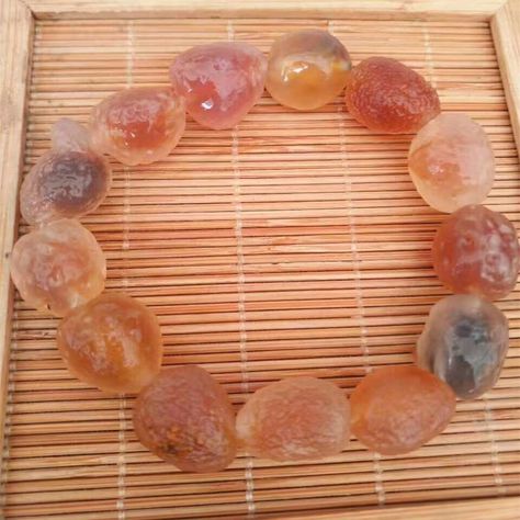 Gobi Agate, Mineral Crystals, Pretty Rocks, Necklace Pendants, Agate Bracelet, Minerals And Gemstones, Agate Beads, Minerals Crystals, Rocks And Minerals