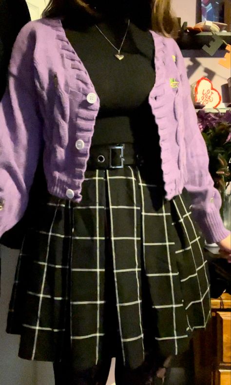 Purple Black Outfit Ideas, Dark Academia Outfit Purple, Purple And Black Outfits Casual, Purple Dark Academia Outfit, Black And Purple Outfit Ideas, Purple Preppy Outfits, Purple Plaid Skirt Outfit, Skirt Cardigan Outfit, Black Striped Shirt Outfit