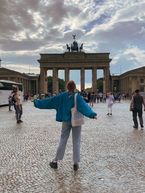 Berlin Instagram Spots, Living In Berlin, Berlin Picture Ideas, Germany Photo Ideas, Berlin Instagram Pictures, Berlin Photo Ideas, Berlin Aesthetic Style, Berlin Travel Photography, Germany Photoshoot