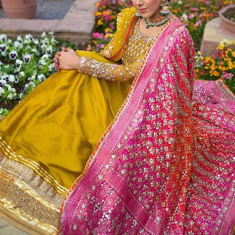 Wedding Gown Indian, Mayon Dresses, Bridal Mehndi Dresses, Gown Indian, Long Frock, Indian Bridal Lehenga, Indian Brides, Red Lehenga, Patiala Salwar