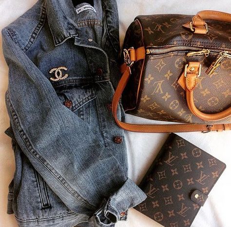 @stylewyn Speedy 25 Outfit, Louis Vuitton Speedy Outfit, Louis Vuitton Outfits, Speedy 25 Monogram, Louis Vuitton Bag Outfit, Lv Speedy, Loungewear Outfits, Speedy 25, Louis Vuitton Speedy 30