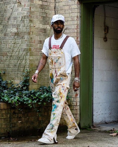 Jacket With Overalls Outfit, Painter Outfit Men, Jamaican Streetwear, Athletes Outfits, Artsy Street Style, Painter Outfit, Dungaree Outfit, Trendy Boy Outfits, Classy Outfits Men