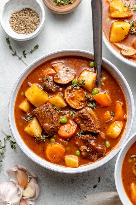 This Healthy Beef Stew recipe is filled with hearty vegetables, tender beef, and packed with flavor. You can make it on the stovetop or in the slow cooker for an even easier option! Low Calorie Beef Stew, Stew Recipes Stove Top, Healthy Beef Stew, Beef Stew Recipe Healthy, Beef Stew Stove, Whole30 Beef Recipes, Low Carb Beef Stew, Gluten Free Beef Stew, Beef Stew Healthy