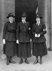 Women Police Officers, Female Police Officers, Police Costume, Revelation 22, Metropolitan Police, Police Patrol, Uk History, Three Women, Police Uniforms