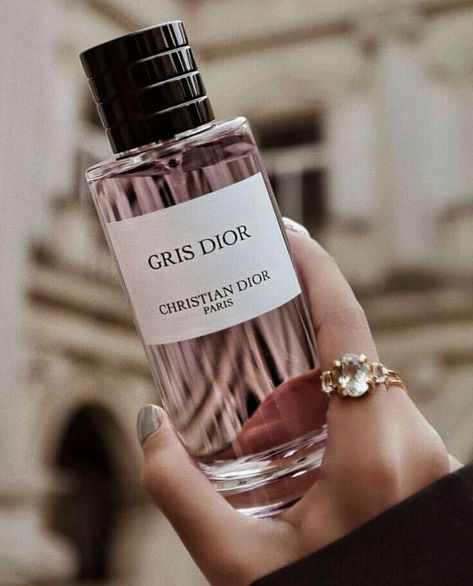 Dior Gris, Profumo Victoria Secret, Koleksi Parfum, Parfum Chanel, Hermes Perfume, Perfume Collection Fragrance, Dior Perfume, Avon Products, Celebrity Perfume