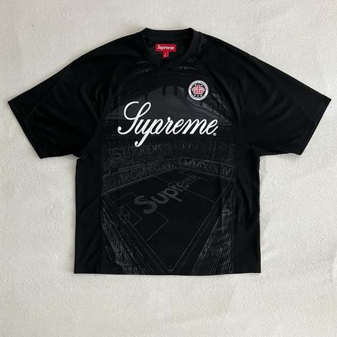 Supreme Jacquard football Jersey (SS24) via @tomoharukotsuka Football Kits Design, Soccer Jersey Streetwear, Jerseys Football, Supreme Jersey, Football Jersey, T Shirt Logo Design, Shirt Logo Design, Y2k Clothes, Mens Fashion Streetwear