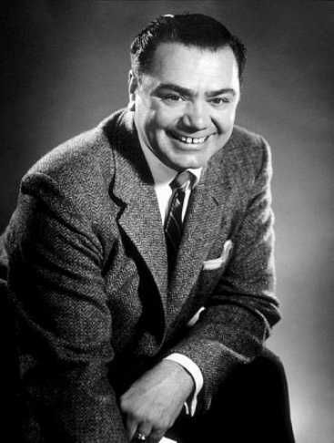 Ernest Borgnine 1917-2012 Leader Movie, Mchale's Navy, Ernest Borgnine, White Pictures, Classic Movie Stars, Hollywood Icons, Character Actor, Hollywood Legends, Golden Age Of Hollywood