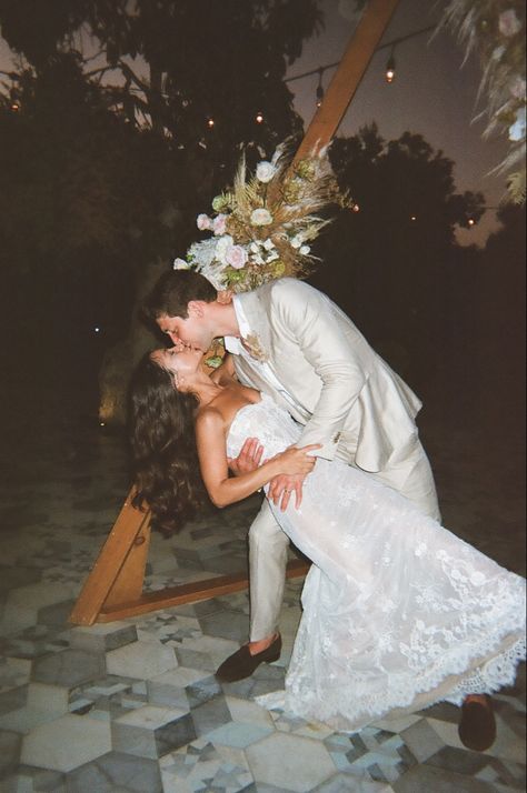 Bride & Groom share a kiss during wedding reception, captured on film from disposable camera. Bridesmaid Disposable Camera, Disposable Camera Wedding Pictures, Disposable Wedding Cameras, Disposable Cameras Wedding, Film Camera Wedding, Wedding Polaroids, Melting Flowers, Camera Wedding, Disposable Camera Wedding