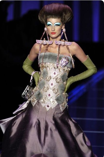 John Galliano for Christian Dior, Haute Couture, Spring/Summer 2004 Dior Collection, Christian Dior Haute Couture, Dior Haute Couture, Christian Dior Couture, Couture Details, Dior Couture, Maximalism, Glitter Gold, Innovative Fashion