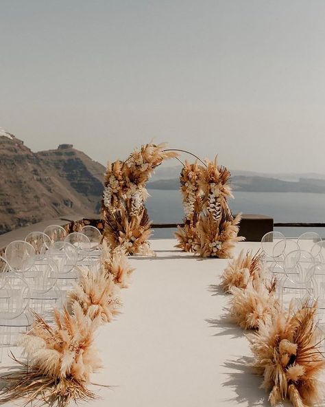 Brown Wedding Themes, Rusting Wedding, Dream Beach Wedding, Dream Wedding Decorations, Beige Wedding, Boho Beach Wedding, Beach Wedding Inspiration, Wedding Beach Ceremony, Brown Wedding