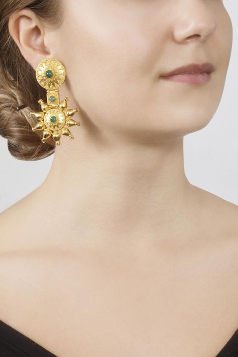 Ilias Lalaounis Jewelry, 22 Carat Gold, Gold Disc, Fine Jewels, Gold Jewelry Fashion, Ear Jewelry, Gold Beads, Ear Cuff, Gold Earrings