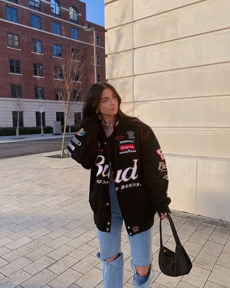 Cool Streetwear, Streetwear Outfit Ideas, Mode Grunge, Teen Swag Outfits, Outfit Ideas For Women, Instagram Jewelry, Oversized Sweaters, Tomboy Style Outfits, Streetwear Fashion Women