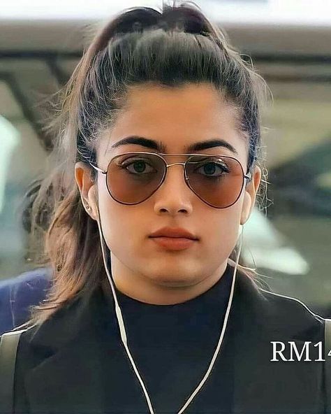 Rashmika Photos, Stylish Actresses, Rashmika Mandanna, Actress Without Makeup, Number 0, Beautiful Photoshoot, Hot Images, Actress Pics, Indian Actress Hot Pics