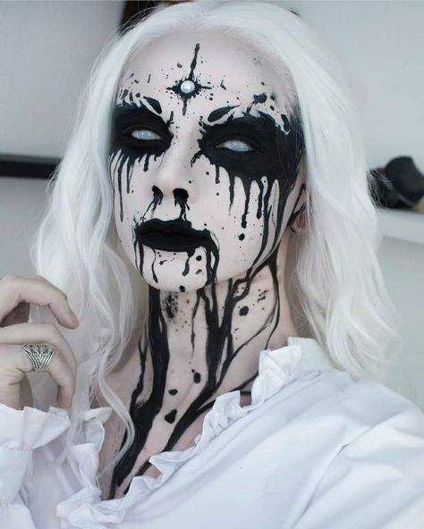 13 Nordic Gods Makeup Looks That Will Blow Your Mind Carnaval Make-up, Fete Emo, Strašidelný Halloween, Läskig Halloween, Makeup Zombie, Makeup Clown, Fantasy Make-up, Halloween Gesicht, Halloweenský Makeup