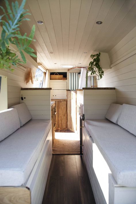 New handmade conversion from Indigo & Olive ⋆ Quirky Campers Vivaro Camper, Horse Box Conversion, Quirky Campers, Camping 101, Caravan Renovation, Kombi Home, Vw Lt, Horse Box, Van Conversion Interior