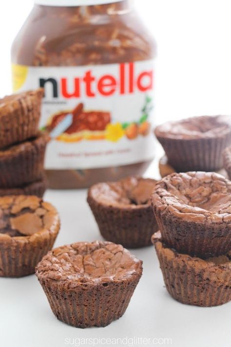 2-Ingredient Nutella Brownies ⋆ Sugar, Spice and Glitter Nutella Desserts Easy, Two Ingredient Desserts, Easy Nutella Brownies, Nutella Macarons, Classic Brownies Recipe, Nutella Brownie, Brownie Bites Recipe, Nutella Cupcakes, Nutella Desserts