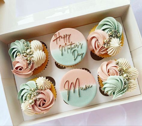 Mother’s Day Baked Goods Idea, Mothers Day Cakesicles, 2023 Cupcakes, Mother Day Cupcakes, Mothers Day Cake Designs, Happy Mothers Day Cakes Ideas, Mothers Day Cupcakes Ideas, Mother’s Day Cupcakes, Pink Dessert Tables