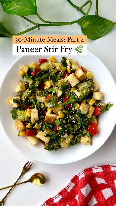 Paneer Stir Fry Vegetables, Paneer Stir Fry, Paneer Fry, Warm Salads, Paneer Curry Recipes, Colorful Veggies, Jain Recipes, Easy And Healthy Recipes, Buddha Bowls Recipe