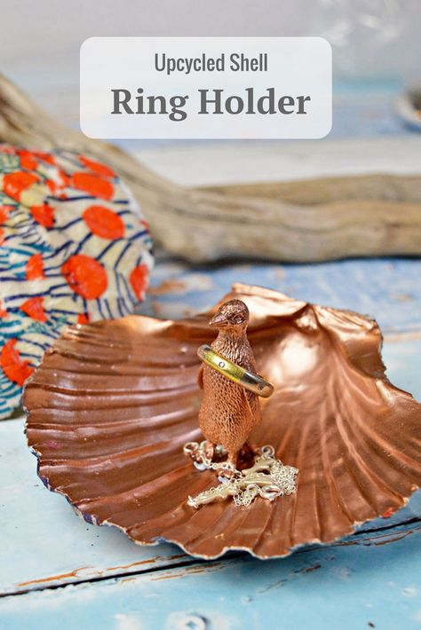 This gorgeous DIY ring holder was made from an upcycled scallop shell. They make a lovely handmade gift. Thrift Crafts, Diy Ring Holder, Scallop Shell Craft, Ring Holder Diy, Engagement Ring Dish, Shell Trinket Dish, Easy Homemade Gifts, Jewellery Dish, Diy Ring