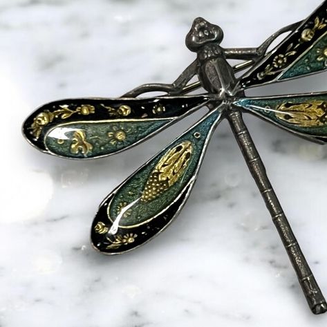 ✨ Embrace vintage elegance with this exquisite CATHERINE POPESCO France Vintage Enamel Dragonfly Pin Brooch! 🌿💚 Featuring intricate green and gold detailing, this stunning piece adds a delightful charm to any outfit. Perfect for nature lovers and fashionistas alike, it’s the statement accessory every wardrobe needs! 🦋✨ 👉 Tap the link to make it yours: https://bit.ly/4eADjwn #VintageJewelry #CatherinePopesco #DragonflyBrooch #FashionStatement #NatureInspired #reservedgrace Dragonfly Pin, France Vintage, Wardrobe Needs, Vintage Elegance, Nature Lovers, Pin Brooch, Green And Gold, Fashion Statement, Brooch Pin