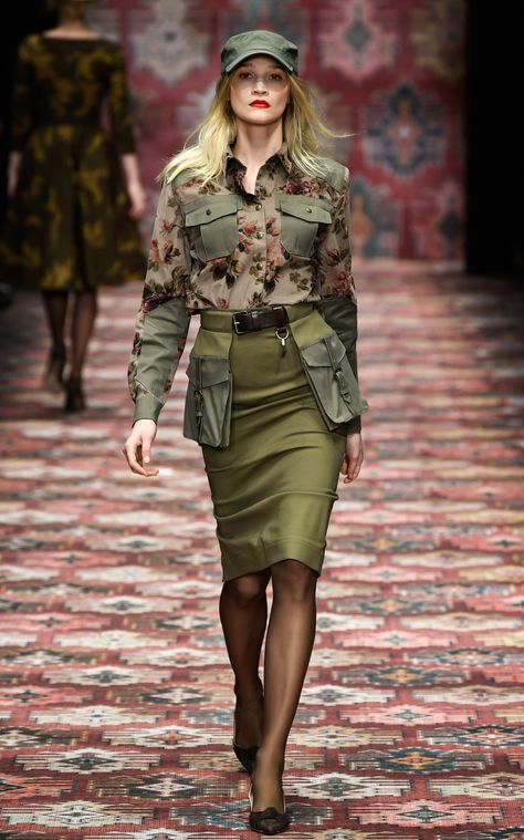 Military Outfits Women, Aviator Outfit, Modern Warrior, Military Inspired Fashion, Army Dress, Army Look, Military Chic, Lena Hoschek, Berlin Fashion Week