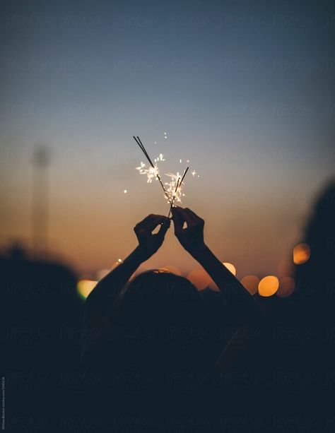 Sparklers Aesthetics, Sparkler Photoshoot, Meagan Brandy, Birthday At The Beach, Sparkler Photography, Couple Aesthetics, Fireworks Photo, Beautiful Tiaras, Aesthetic Tumblr