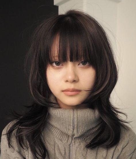 Rebond Haircut, Layered Hair Japanese, Mid Length Hair With Curtain Bangs Asian, Japanese Haircut Medium Round Faces, Layered Hime Haircut Short, Japanese Girl Haircut, Hime Layered Haircut, Fox Bangs, Short Hime Haircut