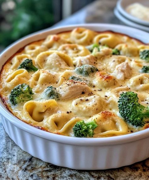 Cooking Trove Garlic Parmesan Tortellini With Chicken And Broccoli, Chicken Tortellini Bake, Broccoli And Garlic, Creamy Tortellini, Tortellini Bake, Chicken Tortellini, Chicken Broccoli, Garlic Chicken, Chicken Seasoning