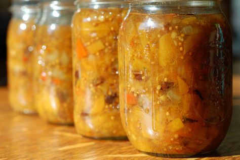 Nectarine Chutney, Sweet Banana Peppers, Rhubarb Chutney, Nectarine Recipes, Plum Chutney, Jam Making, Spicy Pickles, Peach Crisp, Vidalia Onions