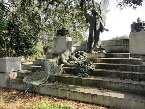 Hebrew Rest Cemetery Lafayette Cemetery, Cemeteries Photography, Greenwood Cemetery, Cemetery Monuments, Cemetery Statues, Lafayette Louisiana, Cemetery Art, Episcopal Church, After Life