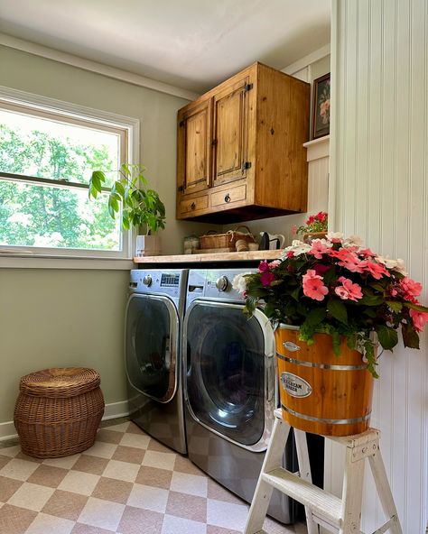 Sharing a few still captures from my Laundry Room this Sunday. Most of the laundry room renovation decor is thrifted, the exceptions are the light fixture above the utility sink addition and the wonderful @vmathome Rho Vinyl Mat [GIFTED] The rug matches my vinyl mat at my kitchen sink. I wanted a cohesive look as the laundry room, breakfast room and kitchen all flow together. The mat has been so easy to care for, and adds such charm to the cottage styling I was aiming for. More on that i... 1930s Laundry Room, Cheerful Laundry Room, Cottage Laundry Room Ideas, Kitchen With Washer And Dryer, Eclectic Laundry Room, Yellow Laundry Room, Boho Laundry Room, Cozy Laundry Room, Pantry Laundry Room Combo