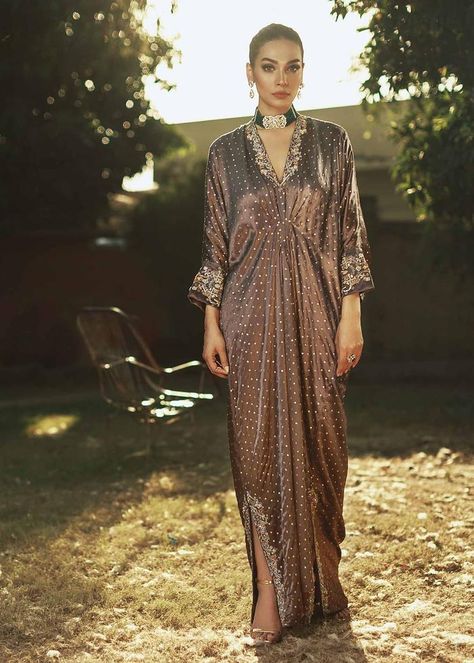 1 Piece Outfit, Kaftan Design, Kaftan Pattern, Kaftan Designs, Velvet Dress Designs, Kaftan Style, Pakistani Dresses Casual, Pakistani Fashion Party Wear, Mode Abaya