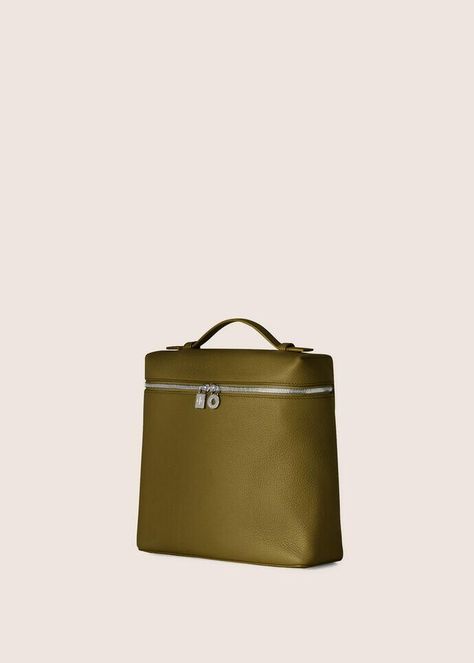 Extra Pocket Backpack L23.5 | Loro Piana Chemical Substances, Back Shoulder, Loro Piana, Cool Backpacks, Personalized Products, Leather Accessories, Leather Handle, Soft Leather, Calf Skin