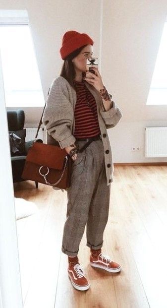 Autumn Fashion 2023 Women, Vintage Winter Outfits Women, Casual Street Style 2020, Men’s Edgy Outfits, Milano Street Style Winter, Vintage Ootd Inspiration, Retro Looks Women Outfits, Fall Inspo Outfits For School, Androgynous Winter Outfits